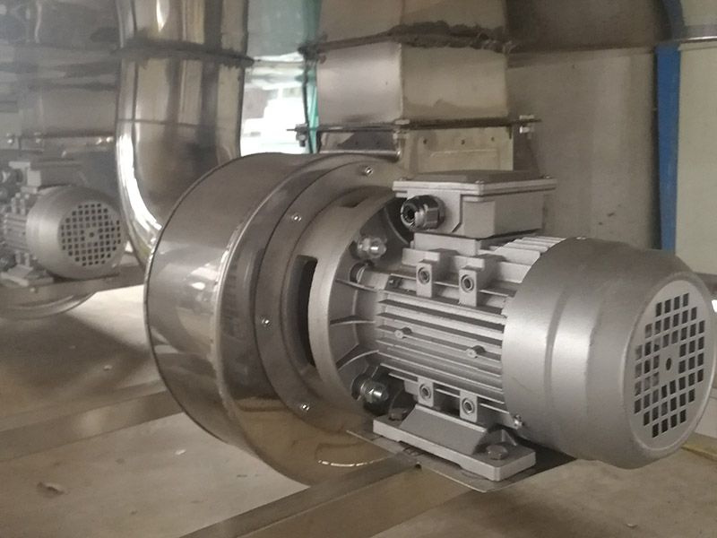 全自動(dòng)洗筐機(jī)高溫離心風(fēng)機(jī)(烘干段)